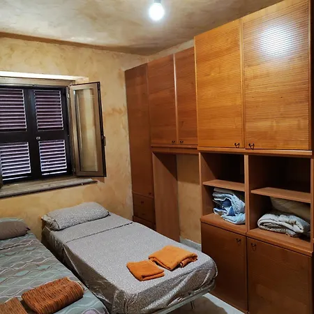 Stanza Con Bagno Privato In Condiviso *