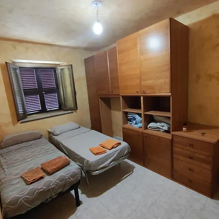 Stanza Con Bagno Privato In Condiviso *